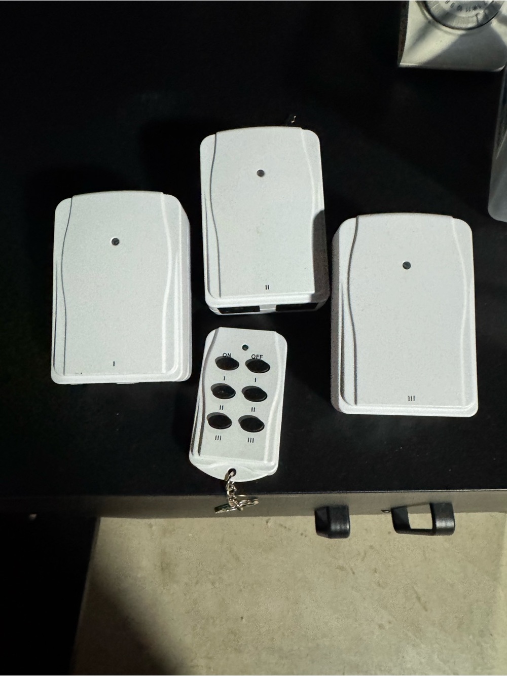 Wireless Remote-Control Receiver Kit with White Receivers and Remote